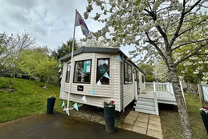 3 Bedroom Mobile/park Home For Sale In Sleaford Road, Tattershall, Lincoln, LN4