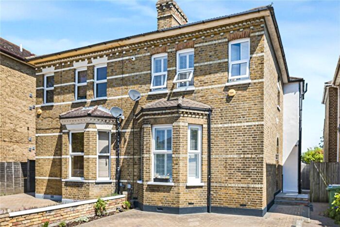 4 Bedroom Semi Detached House For Sale In Sidcup Hill, Sidcup, Kent, DA14