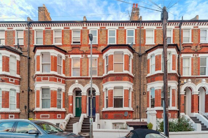 3 Bedroom Flat To Rent In Schubert Road, East Putney, SW15