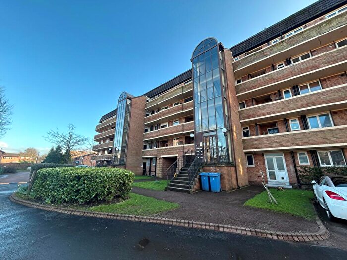 1 Bedroom Apartment To Rent In Minster Court, L7