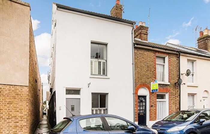 1 Bedroom Flat To Rent In Albert Street, Whitstable, Kent, CT5