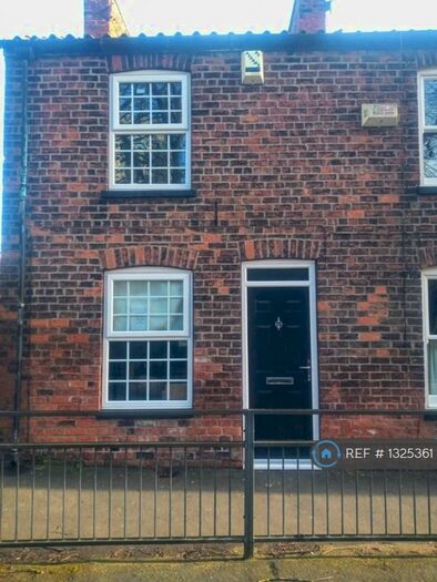 2 Bedroom End Of Terrace House To Rent In Hallgate, Hull, HU16