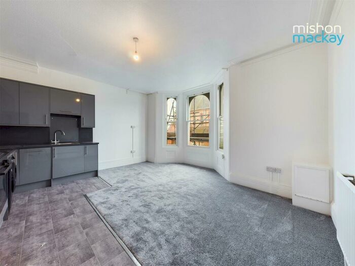 4 Bedroom Maisonette To Rent In Gladstone Terrace, Brighton, BN2