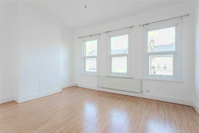 2 Bedroom Flat To Rent In Argyle Road, London N17