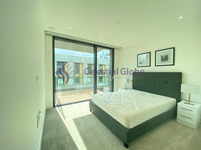2 Bedroom Flat To Rent In Piazza Walk, London, E1