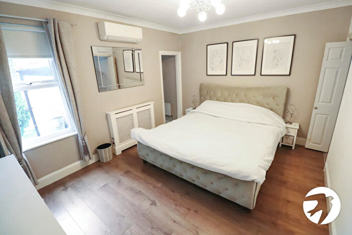 3 Bedroom Terraced House For Sale In Friday Road, Erith, DA8
