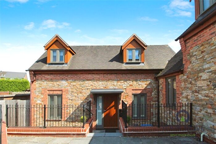 2 Bedroom Link Detached House For Sale In The Nook, Markfield, Leicestershire, LE67
