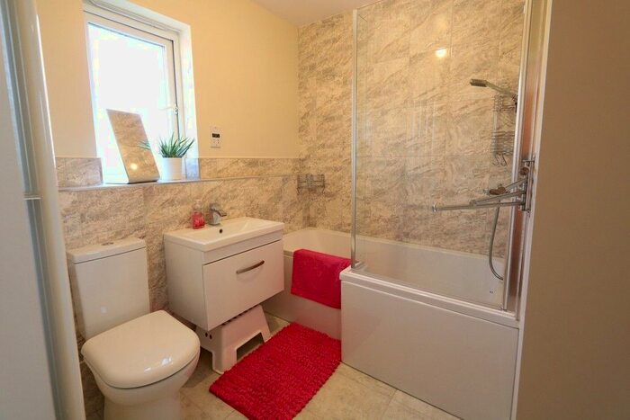 2 Bedroom Flat To Rent In Chorlton Road, Manchester, M15