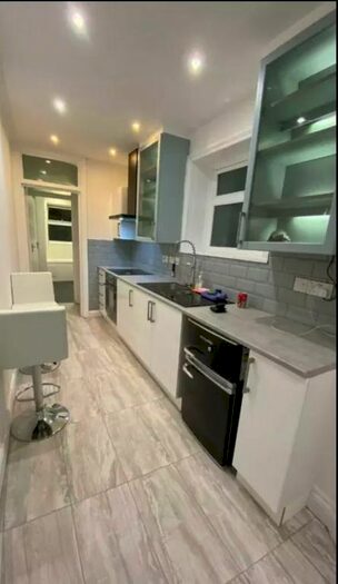 1 Bedroom Flat To Rent In Catford Hill, Lewisham, SE6