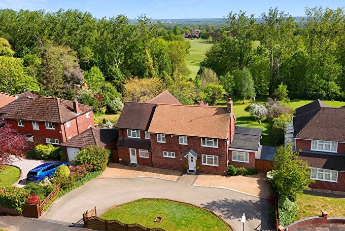 4 Bedroom Detached House For Sale In Fairway Avenue, Tilehurst, Reading, Berkshire, RG30