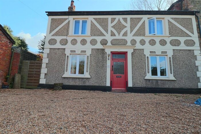 2 Bedroom Maisonette To Rent In Liphook Road, Haslemere, GU27