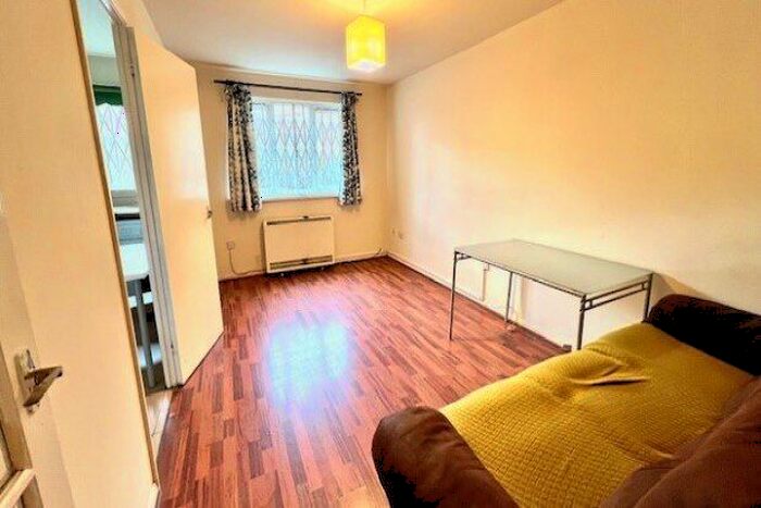 1 Bedroom Flat To Rent In Baker Court, London, E11
