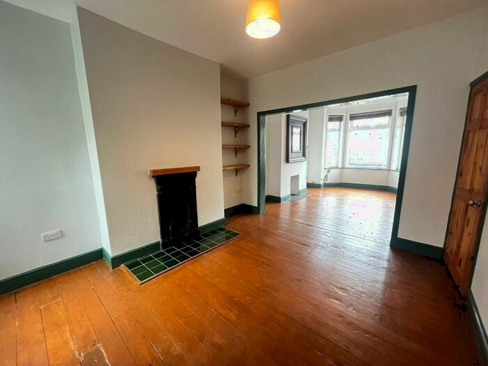 3 Bedroom House To Rent In Barff Road, Salford, M5