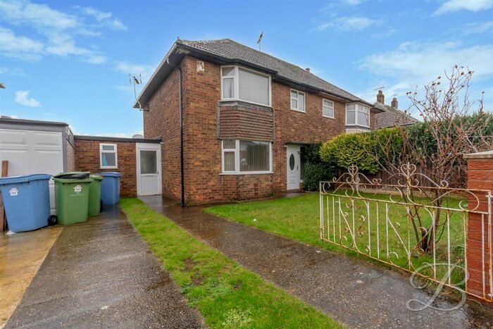 3 Bedroom Semi-Detached House To Rent In Hammerwater Drive, Warsop, Mansfield, NG20