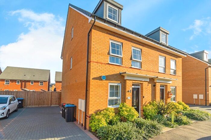 3 Bedroom Semi Detached House For Sale In Defiance Avenue, Brooklands, Milton Keynes, Buckinghamshire, MK10