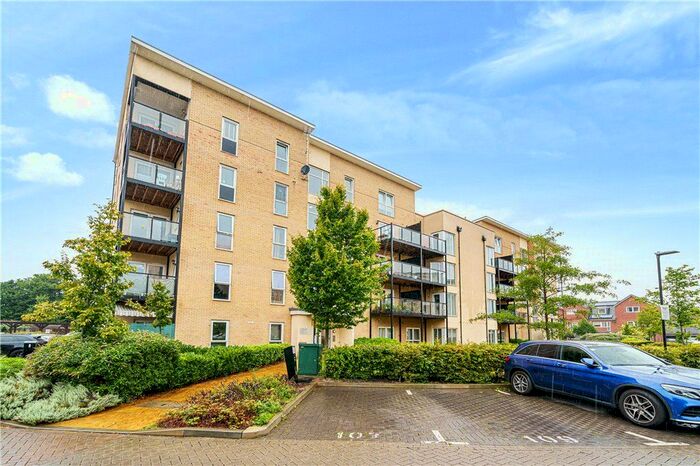 2 Bedroom Flat For Sale In Hunting Place, Hounslow, TW5