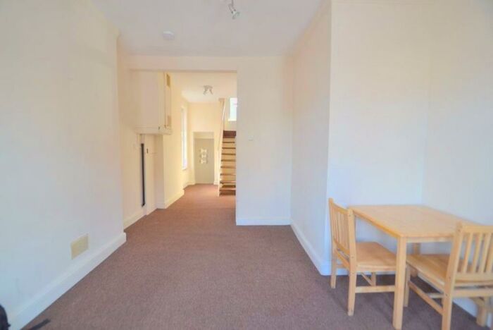 1 Bedroom Apartment To Rent In High Road, North Finchley, N12