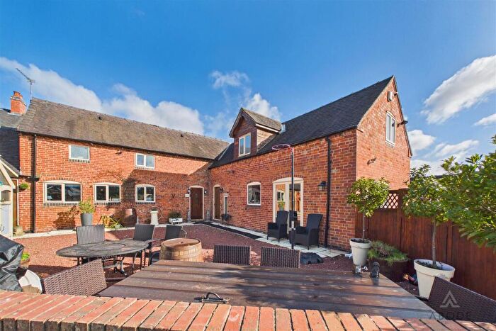 4 Bedroom House For Sale In Henhurst Hill, Burton-On-Trent, DE13