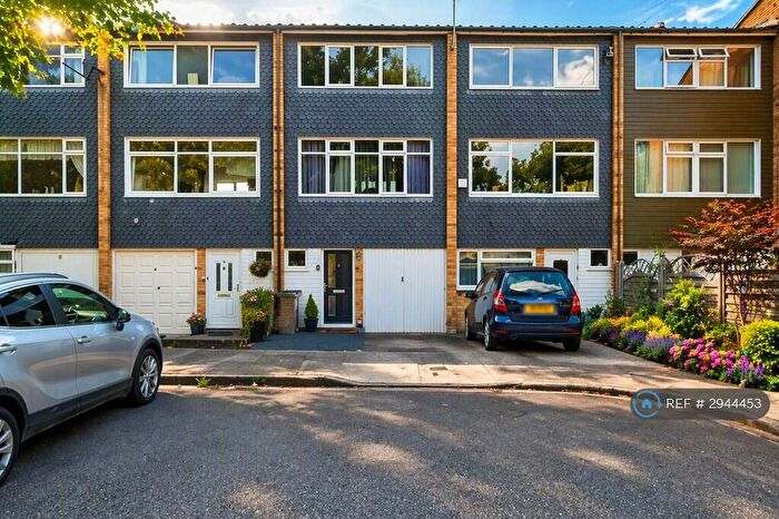 4 Bedroom Terraced House To Rent In Cornell Close, Sidcup, DA14