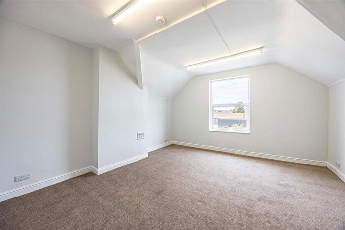2 Bedroom Flat To Rent In Market Place, Shirebrook, NG20