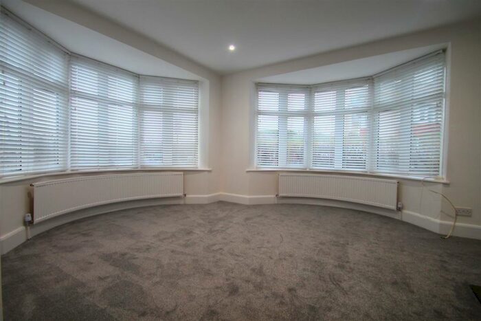 1 Bedroom Apartment To Rent In Marine Drive, Rottingdean, Brighton, BN2