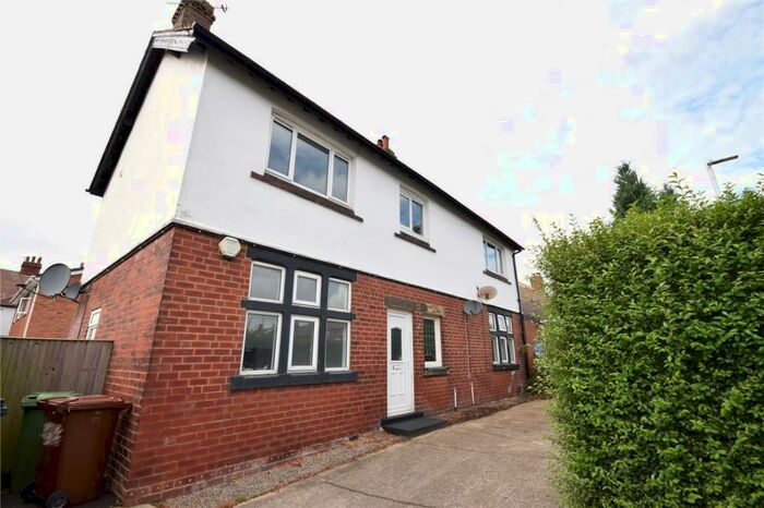 3 Bedroom Apartment To Rent In Lidgett Lane, Leeds, LS8