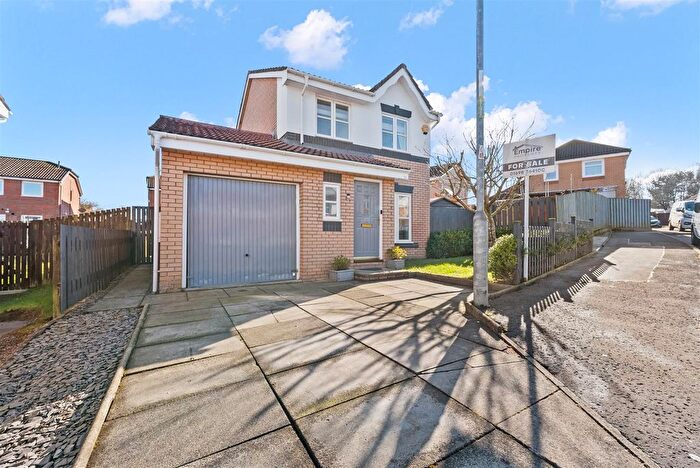3 Bedroom Property For Sale In Murray Crescent, Newmains, Wishaw, ML2