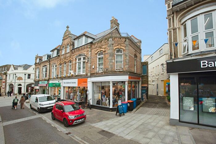 2 Bedroom Flat For Sale In Bank Street, Newquay, Cornwall, TR7