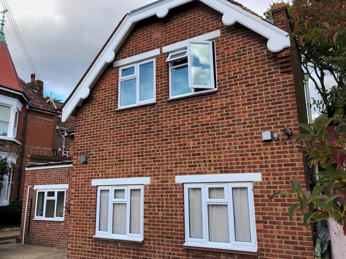 Studio To Rent In Creswick Road, Acton, W3