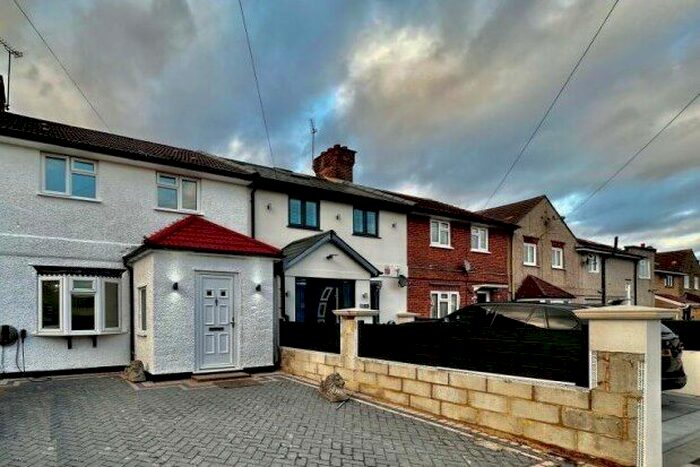 3 Bedroom Property To Rent In Fairlop Gardens, Ilford, IG6