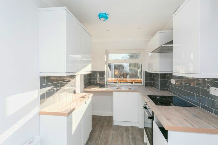 2 Bedroom Maisonette To Rent In St. Albans Road, Watford, Hertfordshire, WD25