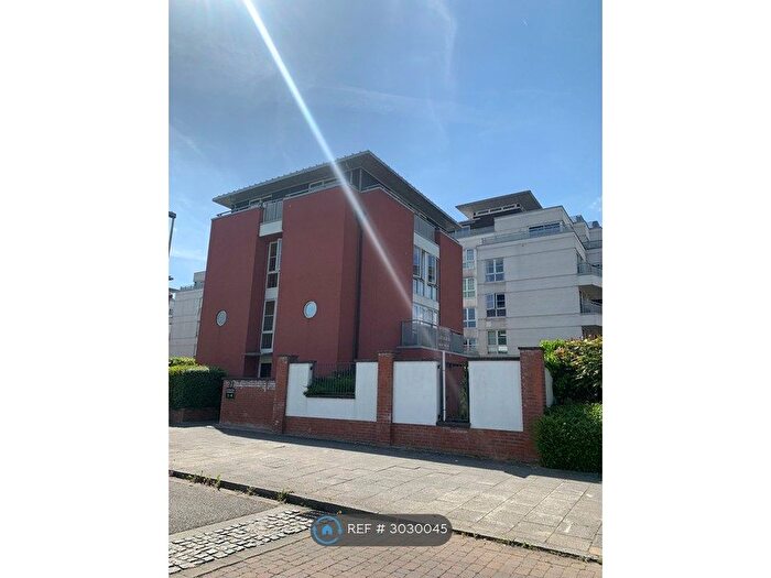 2 Bedroom Flat To Rent In Watkin Road, Leicester, LE2