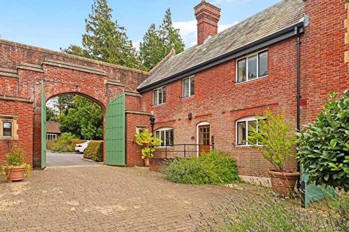 2 Bedroom Mews For Sale In Penshurst Road, Penshurst, TN11