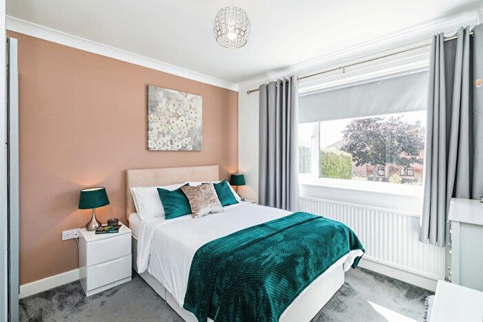 2 Bedroom Detached Bungalow For Sale In Oulton Road, Lowestoft, NR32