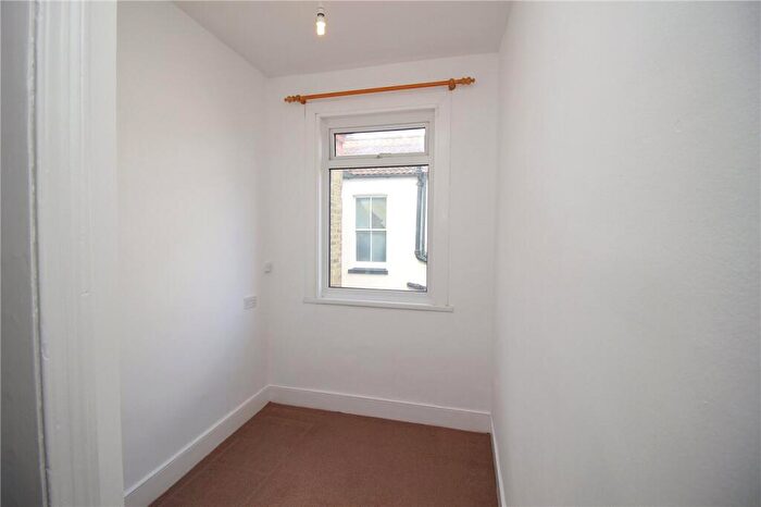 2 Bedroom Apartment To Rent In Canewdon Road, Westcliff-on-Sea, Essex, SS0