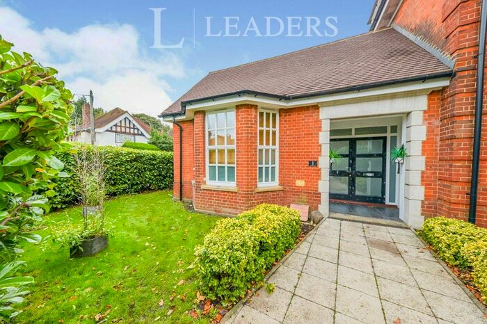 2 Bedroom Flat To Rent In Manor Road, St.Albans, AL1