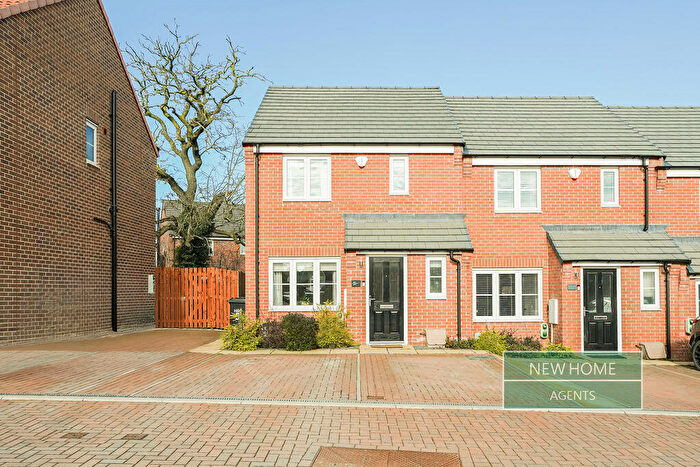 2 Bedroom End Of Terrace House For Sale In Wildflower Close, Harrogate, HG1