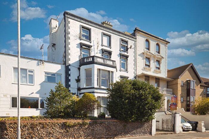 2 Bedroom Flat For Sale In Victoria Road, Ramsgate, Kent, CT11