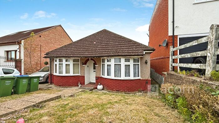 2 Bedroom Bungalow To Rent In Barnehurst Avenue, Bexleyheath, DA7
