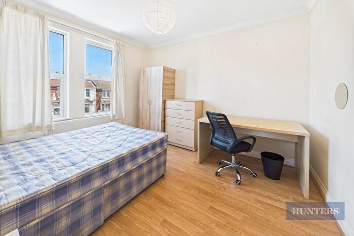 4 Bedroom Semi-Detached House To Rent In Langhorn Road, Southampton, SO16