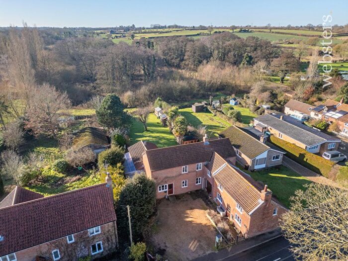 4 Bedroom Detached House For Sale In The Street, Claxton, NR14