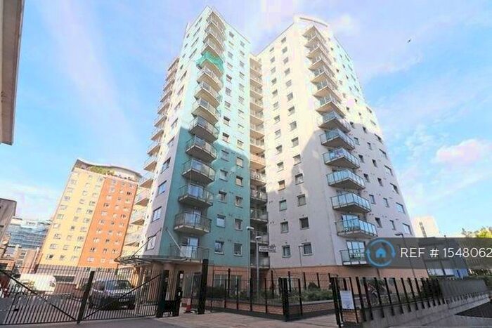 2 Bedroom Flat To Rent In City View, Ilford, IG1