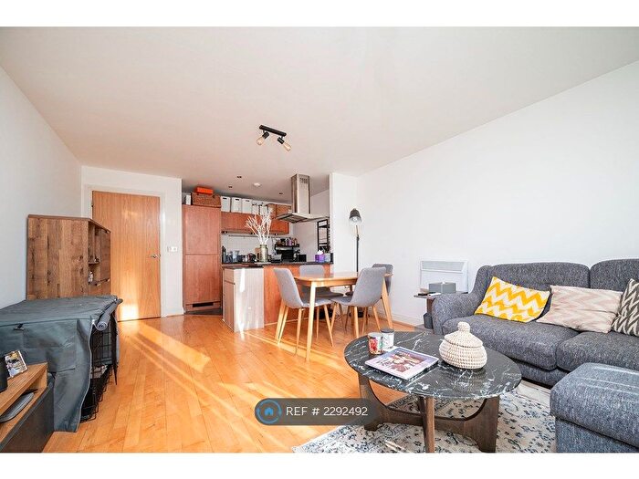 2 Bedroom Flat To Rent In Regents Park Road, London, NW1