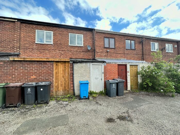 2 Bedroom Flat To Rent In Alder Road, Failsworth, Manchester, M35