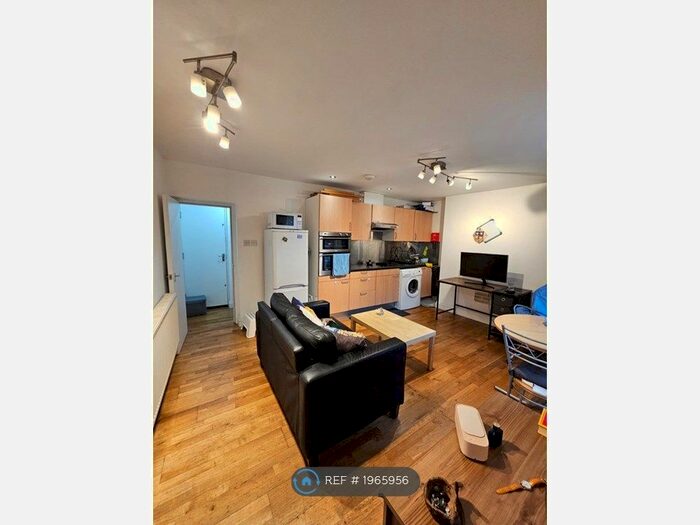 1 Bedroom Flat To Rent In Kentish Town, London, NW5