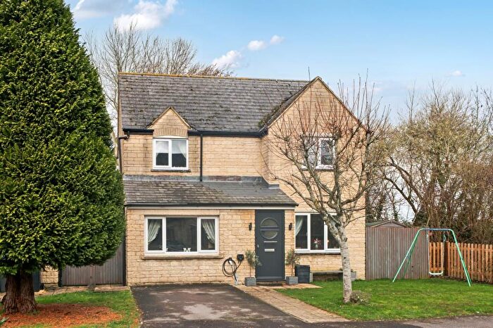 3 Bedroom Detached House For Sale In Chichester Place, Brize Norton, OX18