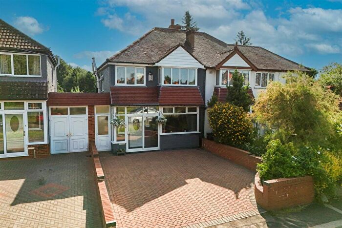 3 Bedroom Semi Detached House For Sale In Yew Tree Lane, Yardley, Birmingham, B26