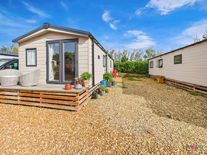 2 Bedroom Mobile Home For Sale In Oak Close, Court Farm Estate, Tewkesbury Road -, GL2