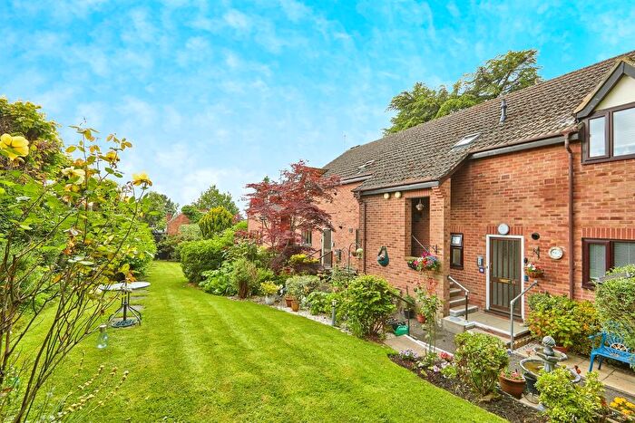 2 Bedroom Flat For Sale In Stenson Road, Derby, DE23