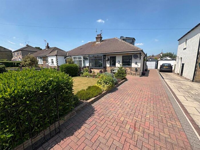 3 Bedroom Semi-Detached Bungalow For Sale In Leaventhorpe Lane, Thornton, Bradford, BD13
